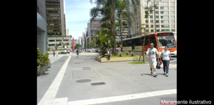 Entorno da rodoviária de Marilândia do Sul com novas calçadas
